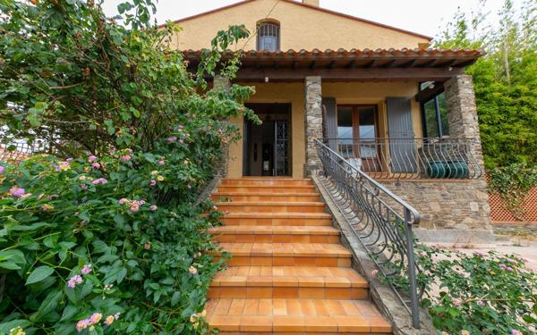 Maison à vendre    6 pièces •  Thuir