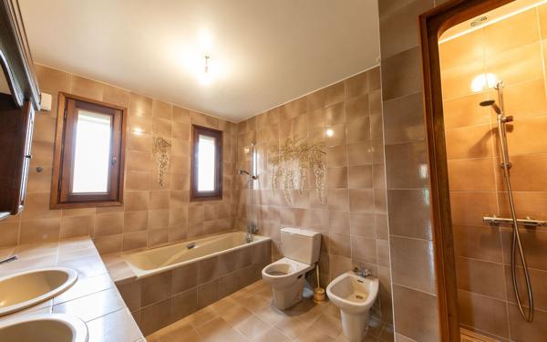 Maison à vendre    6 pièces •  Thuir