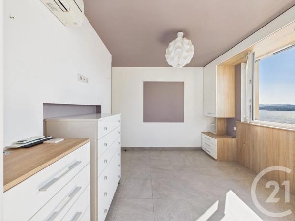 Appartement T4 à vendre  4 pièces - 69,92 m 2   TOULON  - 83