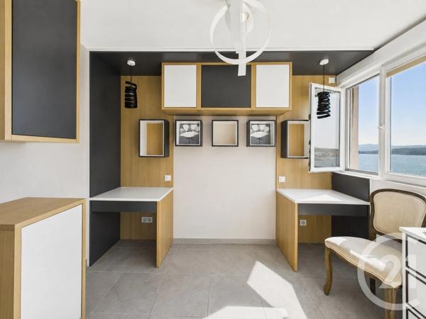 Appartement T4 à vendre  4 pièces - 69,92 m 2   TOULON  - 83
