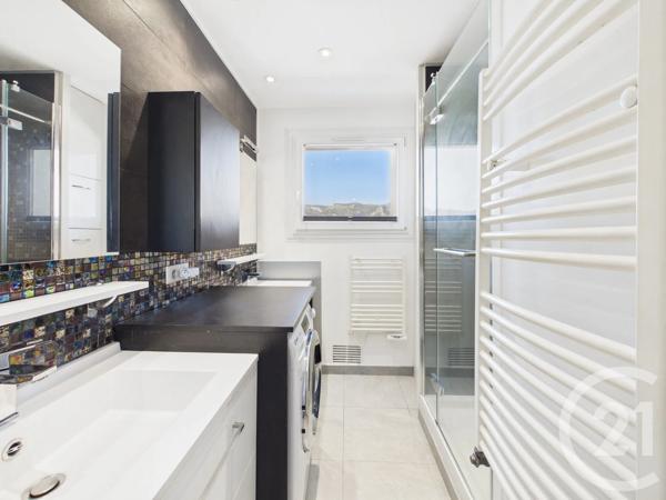 Appartement T4 à vendre  4 pièces - 69,92 m 2   TOULON  - 83