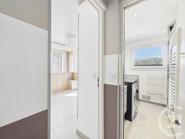 Appartement T4 à vendre  4 pièces - 69,92 m 2   TOULON  - 83
