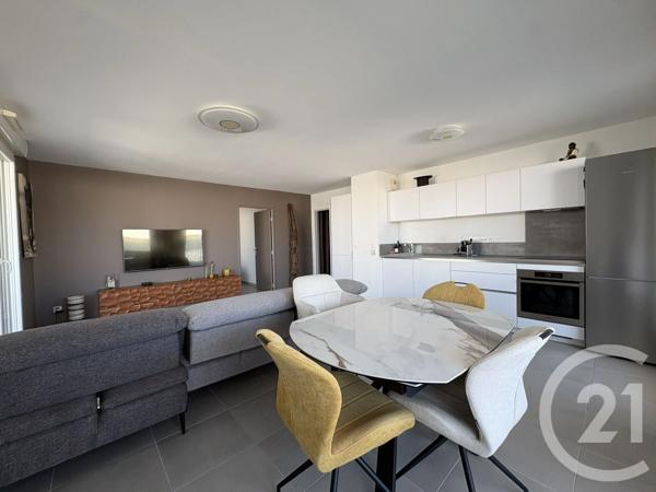 Appartement T4 à vendre  4 pièces - 69,92 m 2   TOULON  - 83