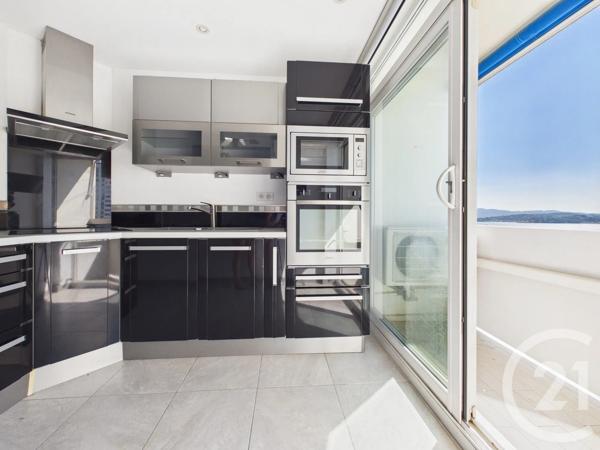 Appartement T4 à vendre  4 pièces - 69,92 m 2   TOULON  - 83