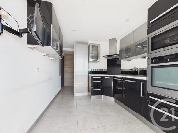 Appartement T4 à vendre  4 pièces - 69,92 m 2   TOULON  - 83