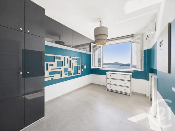 Appartement T4 à vendre  4 pièces - 69,92 m 2   TOULON  - 83