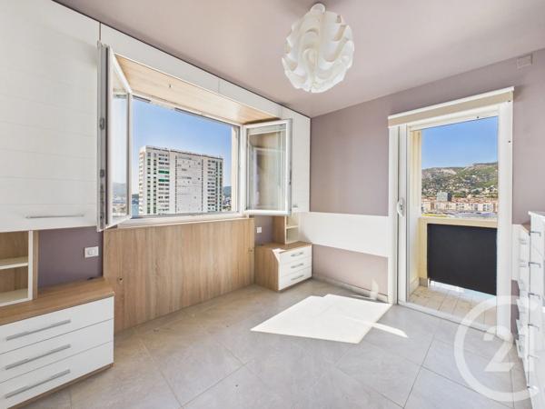 Appartement T4 à vendre  4 pièces - 69,92 m 2   TOULON  - 83