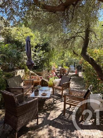 Maison à vendre  5 pièces - 122,60 m 2   GRIMAUD  - 83