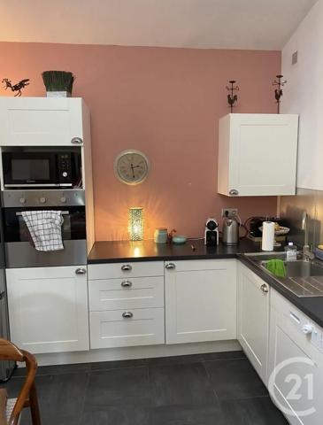 Maison à vendre  5 pièces - 122,60 m 2   GRIMAUD  - 83