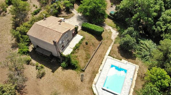 Sérénité et Nature : Spacieuse Propriété avec Piscine à 30 Min de Montpellier et Béziers
