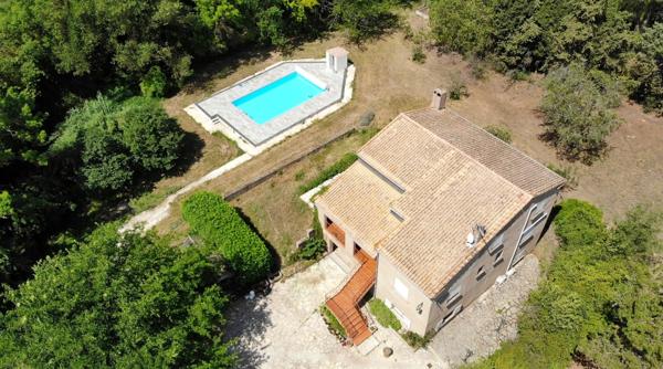 Sérénité et Nature : Spacieuse Propriété avec Piscine à 30 Min de Montpellier et Béziers