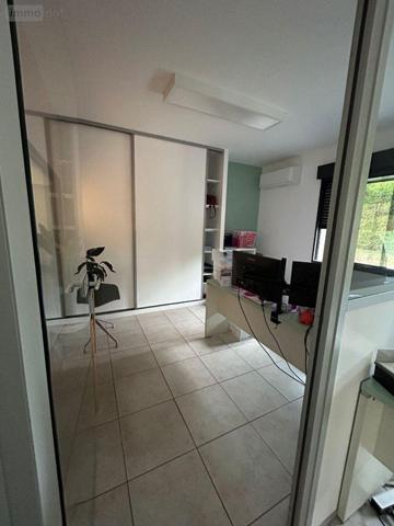 Bureaux à louer à Les Authieux sur le Port Saint Ouen en Seine-Maritime (76520), ref : 14131/932