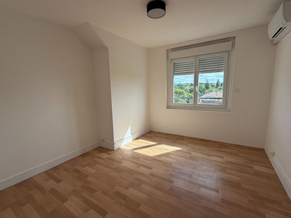 Immeuble 11 pièces 246.8 m2