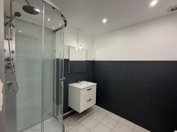 Immeuble 11 pièces 246.8 m2