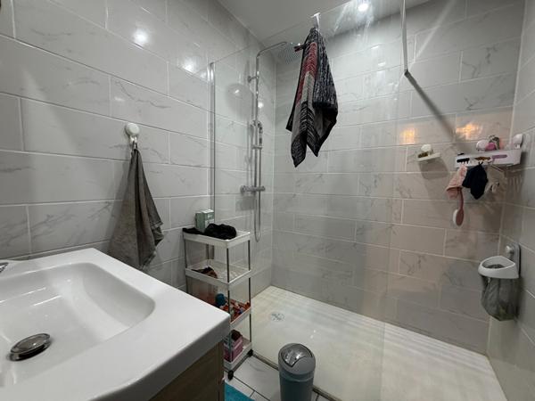 Immeuble 11 pièces 246.8 m2