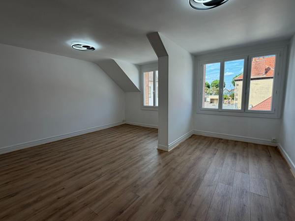 Immeuble 11 pièces 246.8 m2