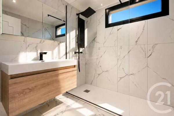 Appartement F3 à vendre  3 pièces - 70 m 2   ROQUEBRUNE CAP MARTIN  - 06