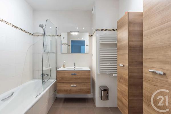 Appartement F3 à vendre  3 pièces - 71 m 2   NICE  - 06