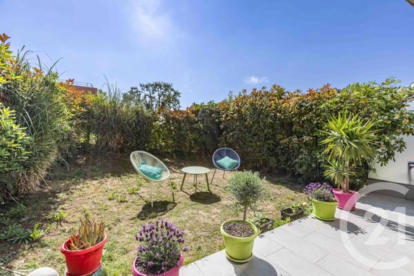 Appartement F3 à vendre  3 pièces - 71 m 2   NICE  - 06