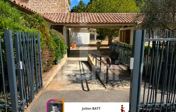 Maison de 373 m²