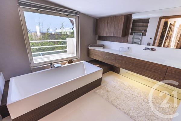 Maison à vendre  7 pièces - 428 m 2   JUAN LES PINS  - 06