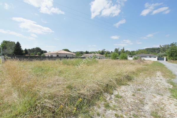 Terrain à vendre à Saint Germain et Mons - 1500 m²