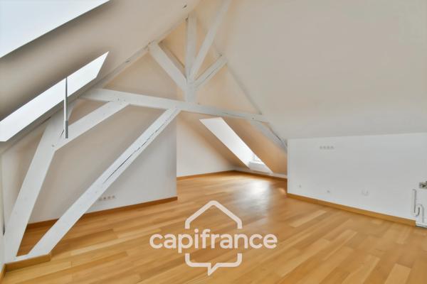 Appartement 3 pièces duplex – Dernier étage – Cœur historique de Saint-Omer