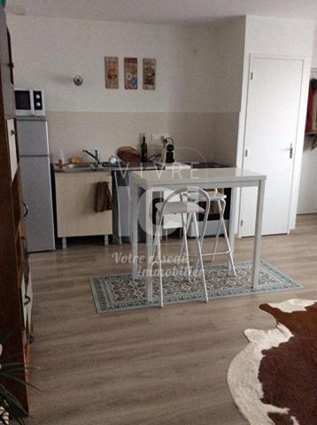 A LOUER - NANTES SAINT CLEMENT - T1 AVEC MEZZANINE DE 19.96 m² - REFAIT A NEUF et MEUBLE