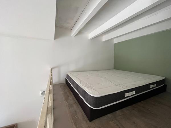 A LOUER - NANTES SAINT CLEMENT - T1 AVEC MEZZANINE DE 19.96 m² - REFAIT A NEUF et MEUBLE