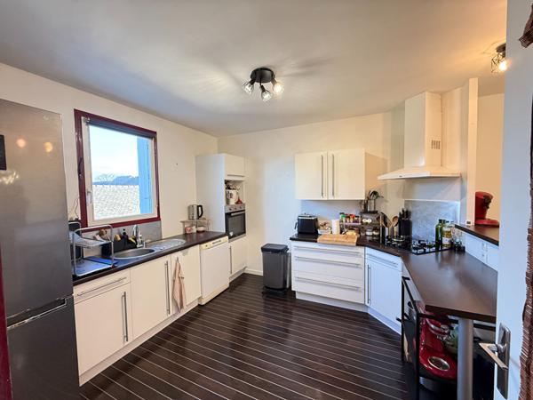 À vendre : Appartement 4 pièces à VERN SUR SEICHE avec garage