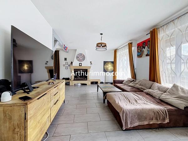 Vente                                                      Appartement
                        
                     4 pièces                      93 m2                     à Limeil-Brévannes