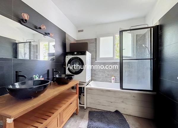 Vente                                                      Appartement
                        
                     4 pièces                      93 m2                     à Limeil-Brévannes