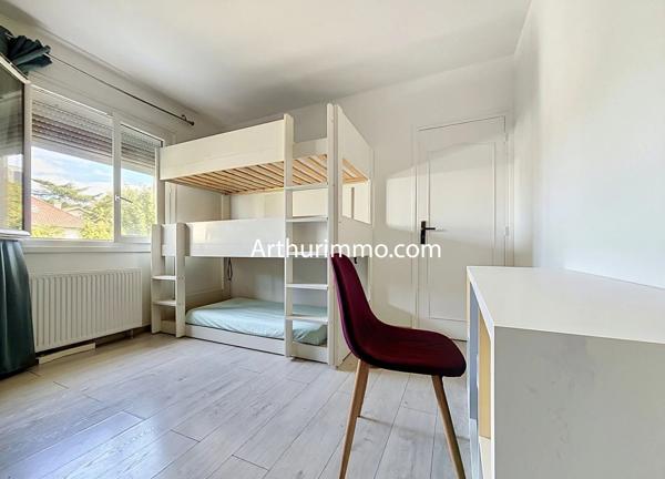 Vente                                                      Appartement
                        
                     4 pièces                      93 m2                     à Limeil-Brévannes
