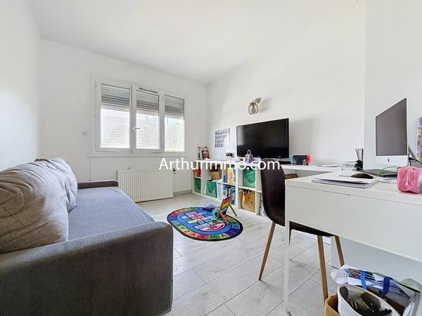 Vente                                                      Appartement
                        
                     4 pièces                      93 m2                     à Limeil-Brévannes
