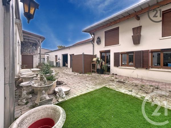 à vendre  775 m2 BOUZY - 51