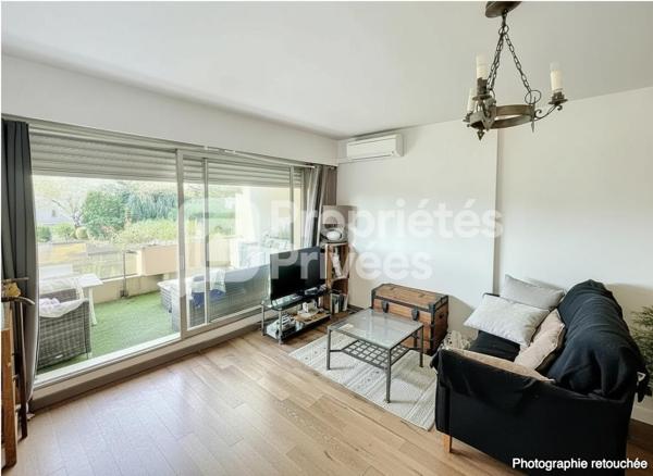 Studio de 33 m² à Cagnes-sur-Mer Terrasse, piscine, vue mer et garage