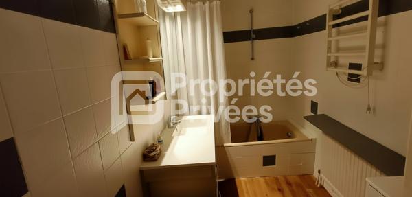 Studio de 33 m² à Cagnes-sur-Mer Terrasse, piscine, vue mer et garage
