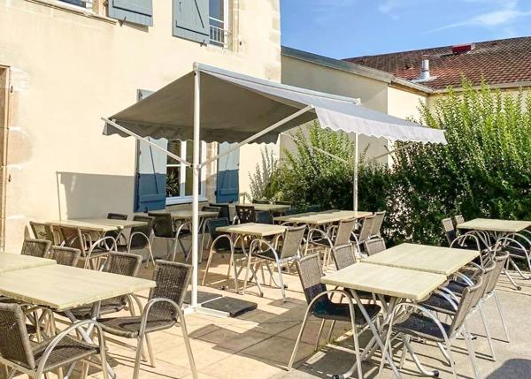 Vente Fonds de commerce 3 pièces 140 m2 à Le Montsaugeonnais