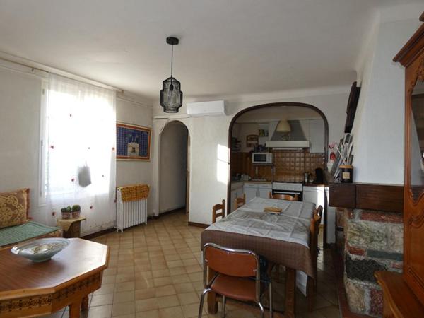 RIANS MAISON T4 AVEC COUR ET CAVE IDEAL INVESTISSEUR