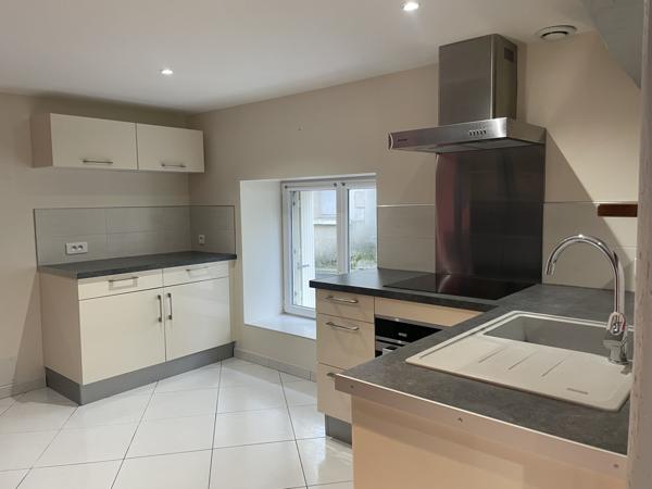 MAISON // CENTRE MIREBEAU