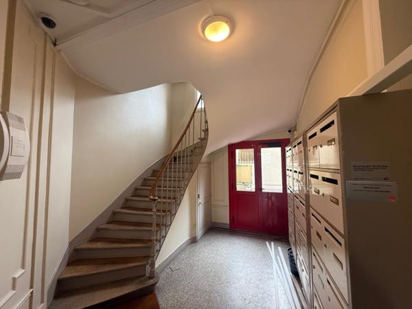 Saint-Ouen-sur-Seine (93400) Appartement trois pièces de 57 m² à 800 Mètres de PARIS