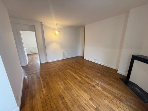 Saint-Ouen-sur-Seine (93400) Appartement trois pièces de 57 m² à 800 Mètres de PARIS