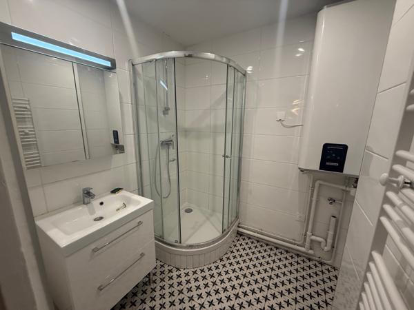 Saint-Ouen-sur-Seine (93400) Appartement trois pièces de 57 m² à 800 Mètres de PARIS