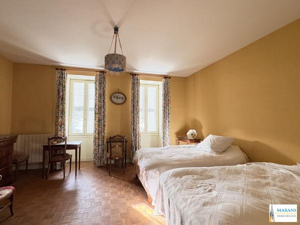 MAISON BOURGEOISE – ENVIRON 345 m² – PARCELLE DE 695 m² – EMPLACEMENT IDÉAL