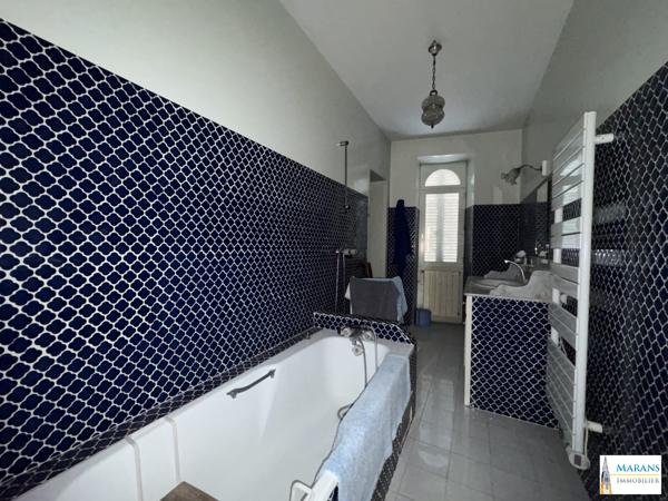 MAISON BOURGEOISE – ENVIRON 345 m² – PARCELLE DE 695 m² – EMPLACEMENT IDÉAL