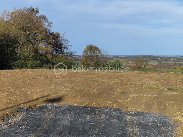 Terrain de 1 300 m²