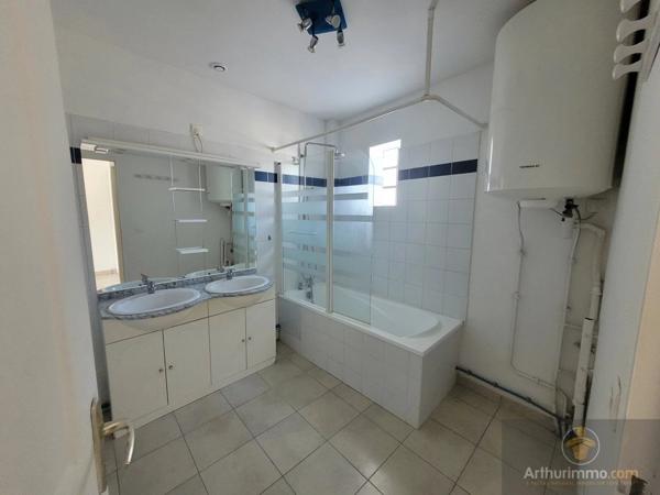 Vente                                                      Appartement
                        
                     3 pièces                      59 m2                     à Janville-en-Beauce