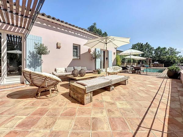 Villa provençale avec vues dégagées