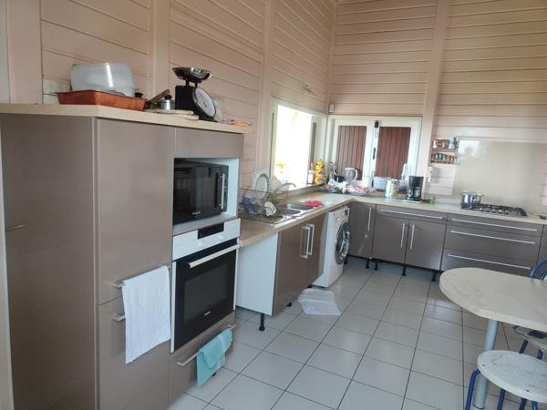 Charmante maison de plain pied avec vue dégagée sur mer des Caraïbes !