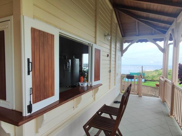 Charmante maison de plain pied avec vue dégagée sur mer des Caraïbes !